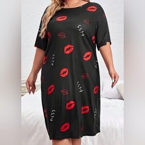 Plus Size Lip &KISS Print Crew Neck Dress Casual Women's Plus Size Clothing